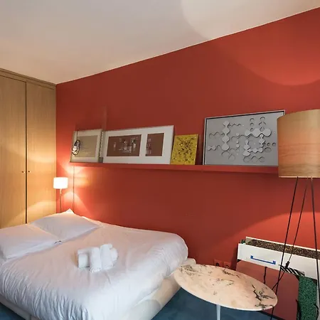 Veeve - Peaceful Pigalle *